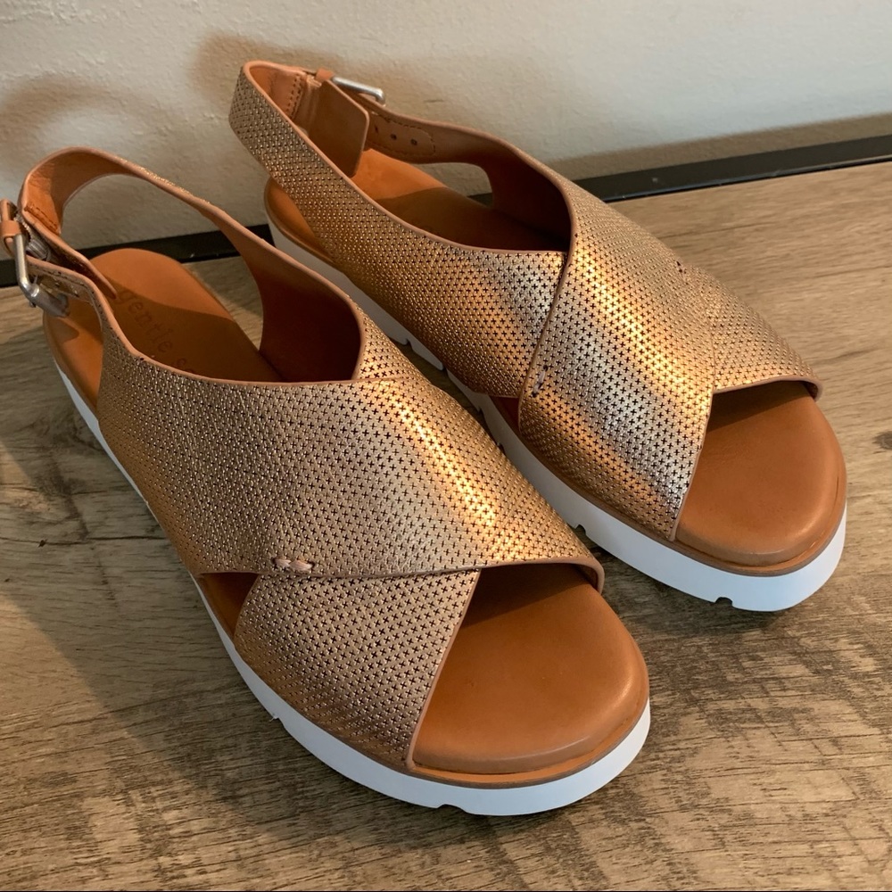 GENTLE SOULS Metallic Gold LEATHER Kiki COMFORT Platform SANDALS    8.5